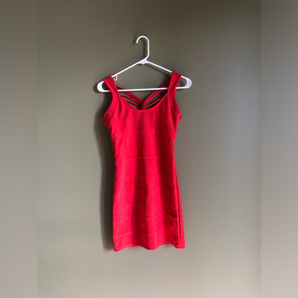 QED Women’s Coral Night Out Mini Dress with criss cross detail back Size S/M